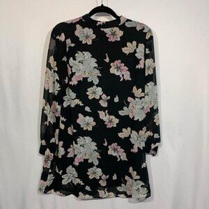 WOMAN’S Tunic, Size Medium. Floral. Long Sleeve. Back Cutout Detail. Moc…